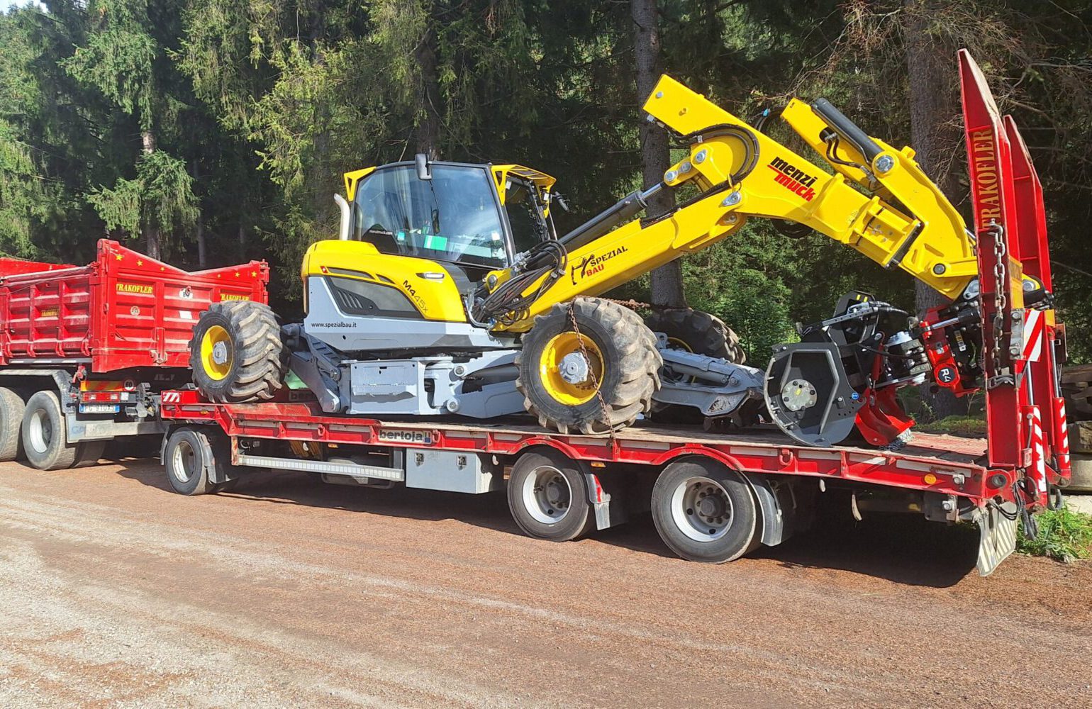 Spezialbau Baggerarbeiten Spinnenbagger Mulcharbeiten Südtirol Hupferbagger