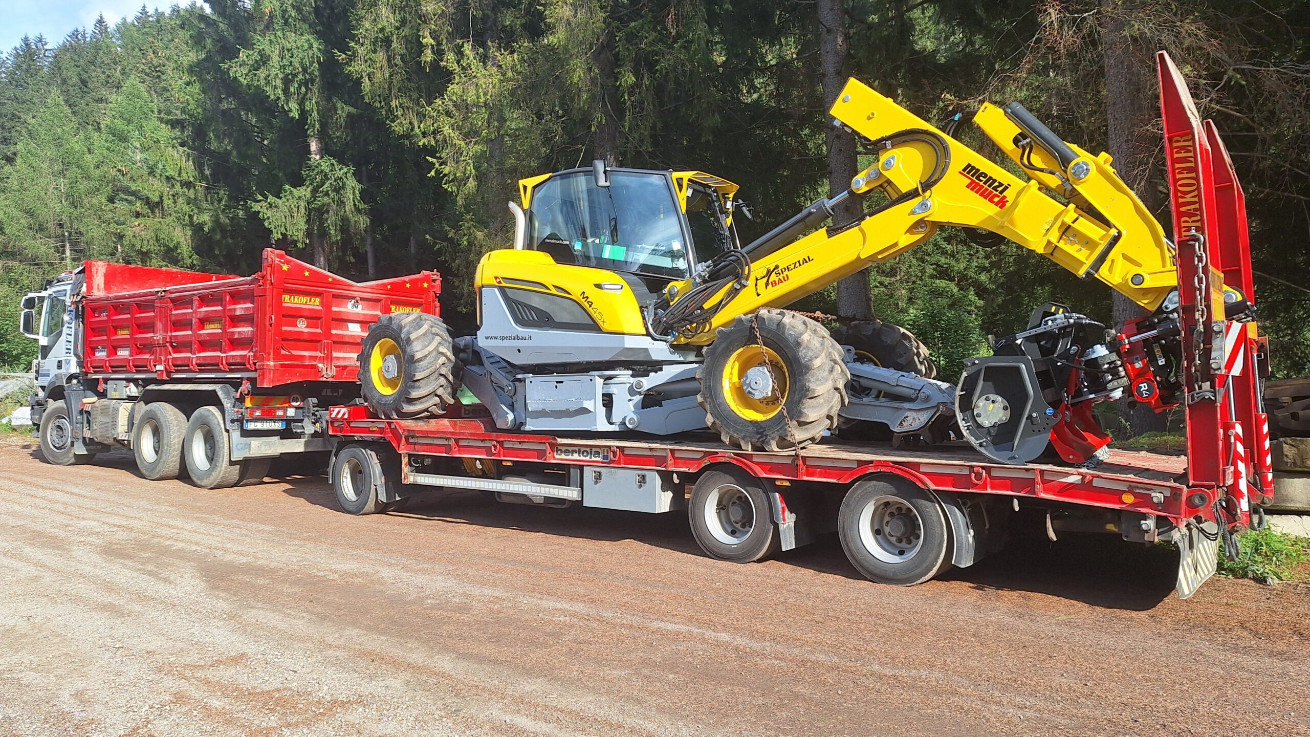 Spezialbau Baggerarbeiten Spinnenbagger Mulcharbeiten Südtirol Hupferbagger