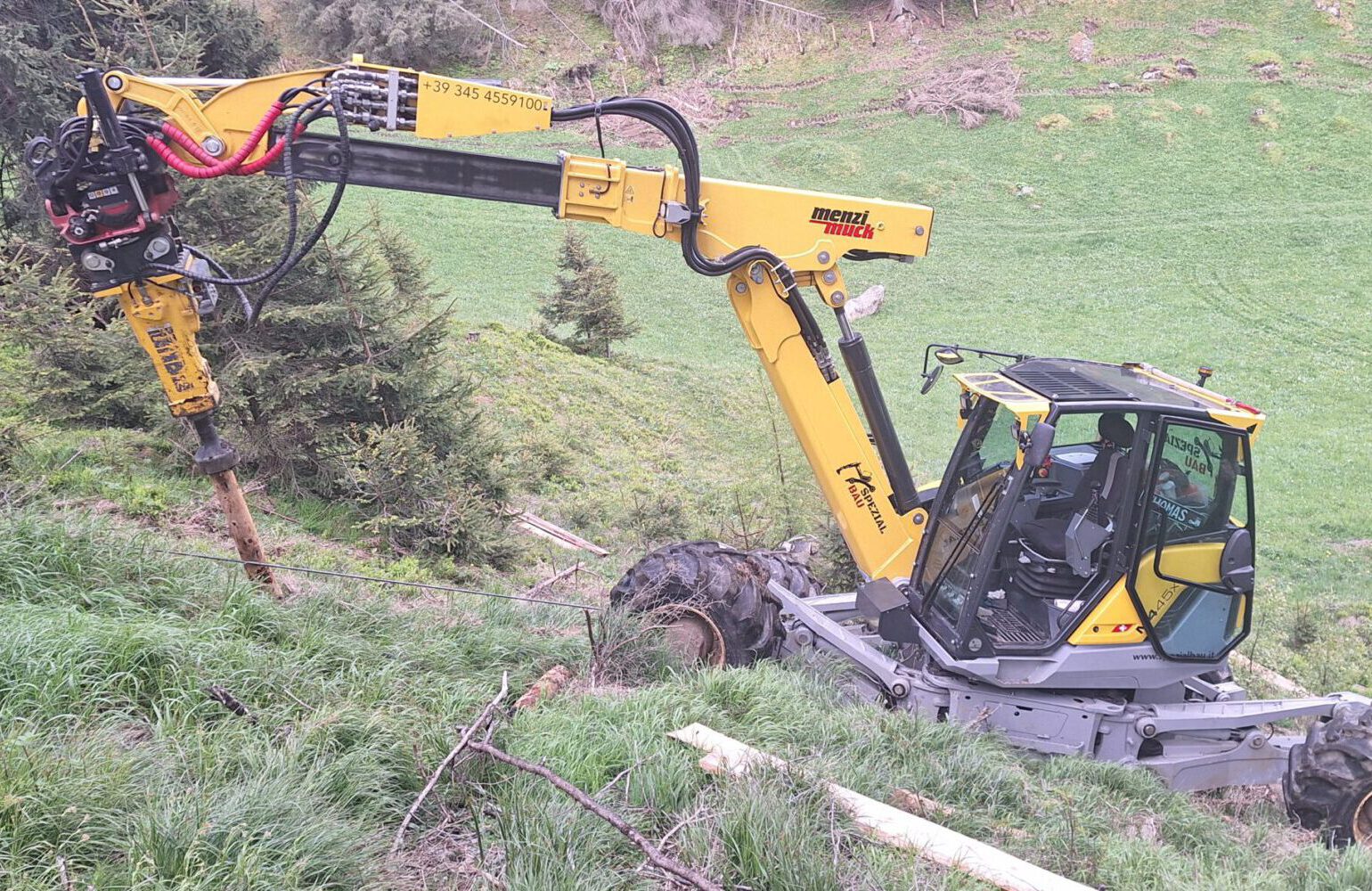 Spezialbau Baggerarbeiten Spinnenbagger Mulcharbeiten Südtirol Hupfabagger