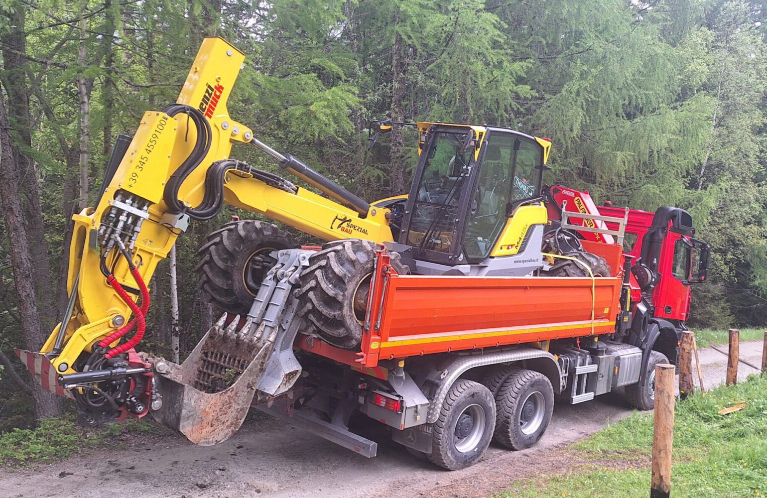 Spezialbau Baggerarbeiten Spinnenbagger Mulcharbeiten Südtirol Hupfabagger