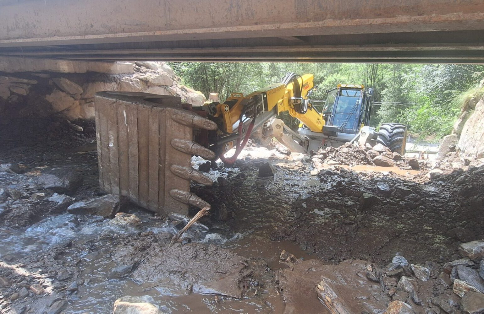 Spezialbau Baggerarbeiten Spinnenbagger Mulcharbeiten Südtirol Hupfabagger