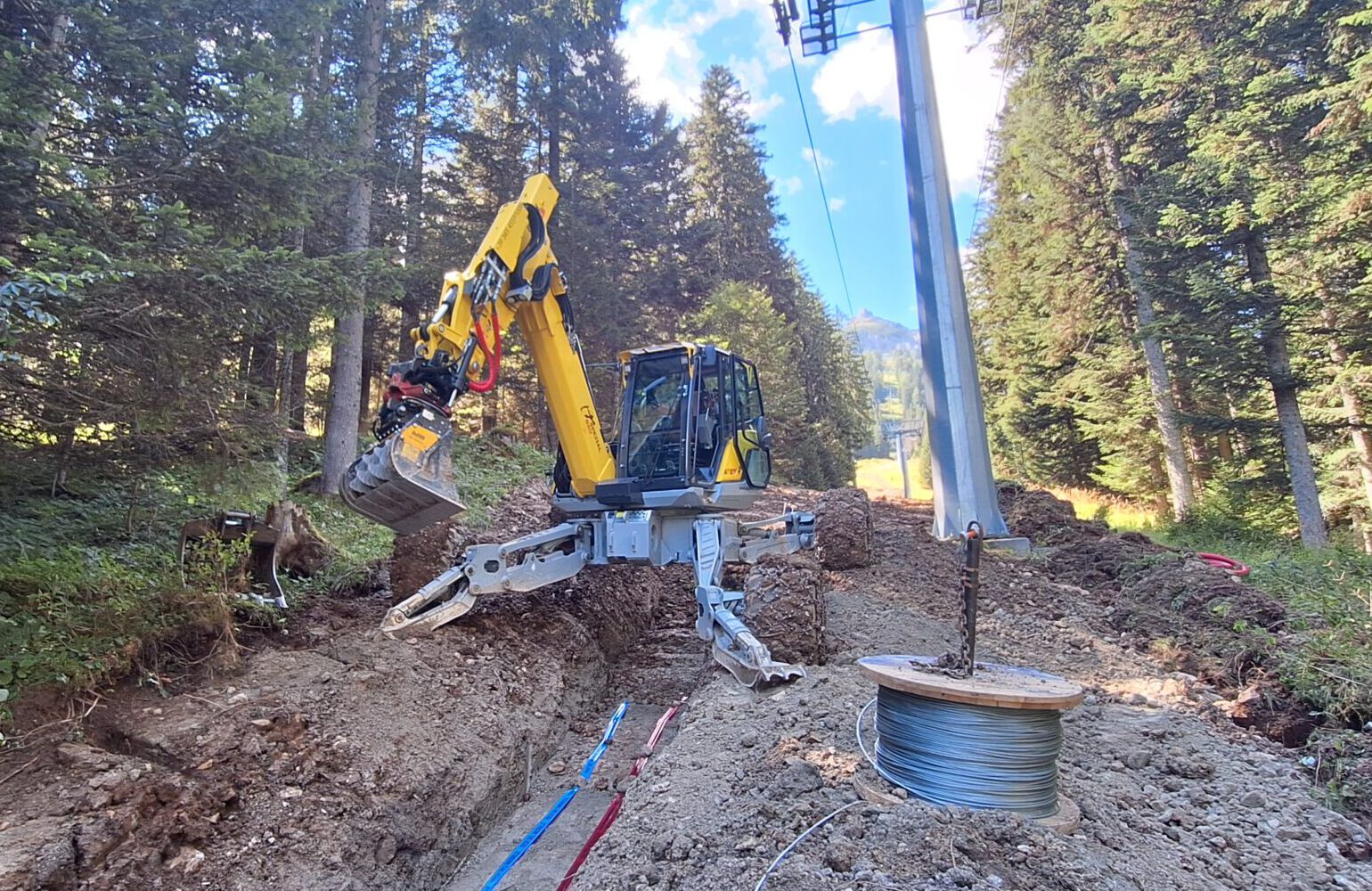 Spezialbau Baggerarbeiten Spinnenbagger Mulcharbeiten Südtirol Hupfabagger